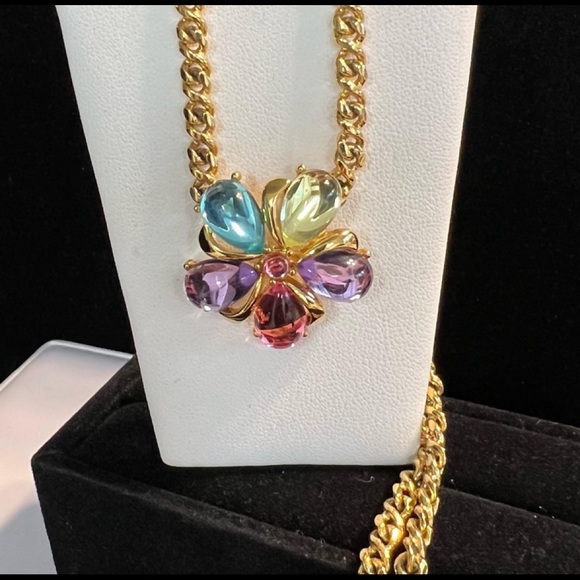 Vintage Trifari Signed Multi Color Flower Necklace - Picture 2 of 6